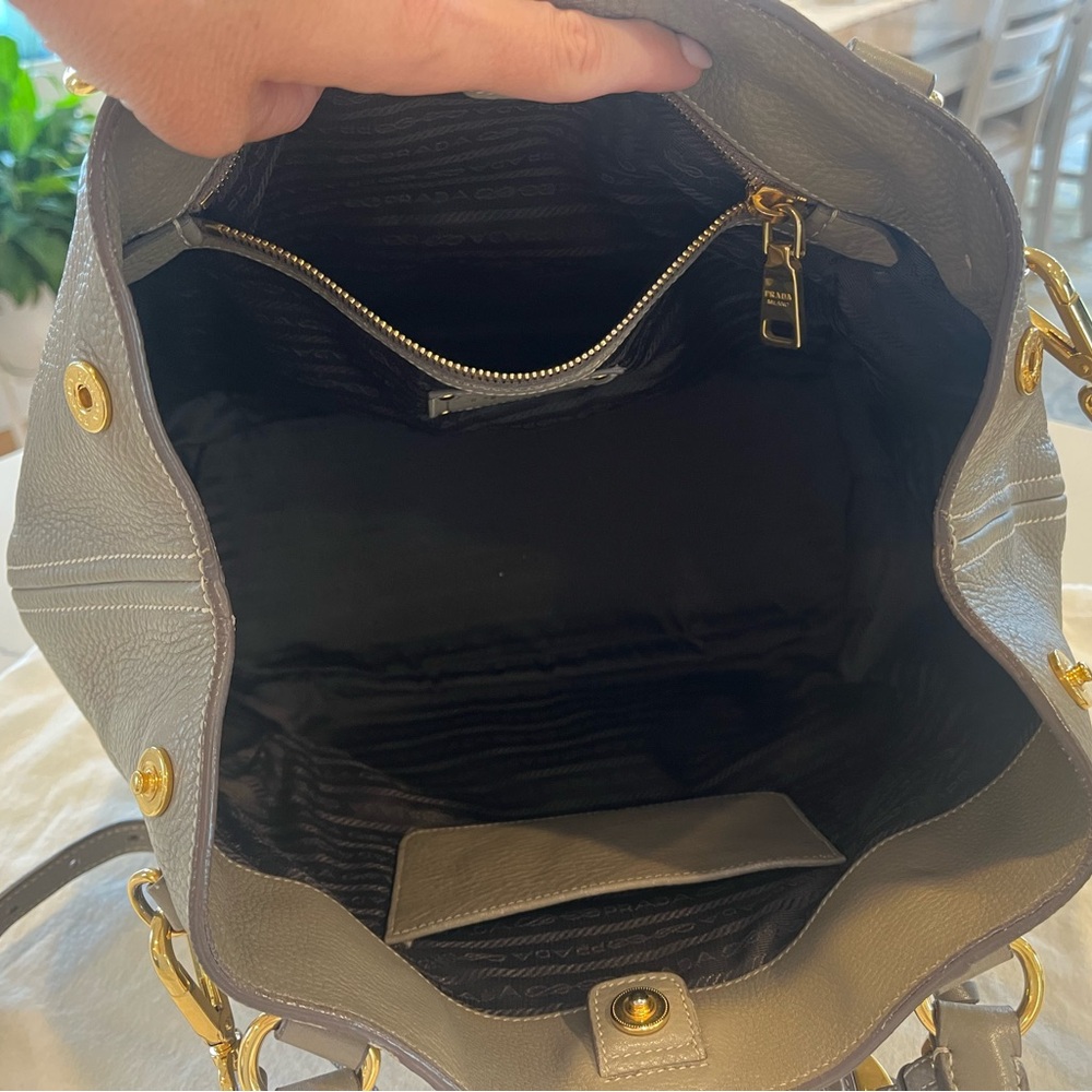 Prada - Vitello Daino Sacca 2 Manici in Argilla - Satchel / Crossbody / Tote Bag - Picture 16 of 16